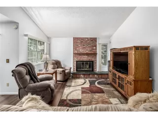 Photo #5: 5065870 Listing