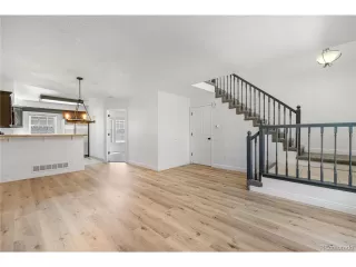 Photo #4: 5066877 Listing 