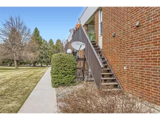 Photo #2: 5068245 Listing
