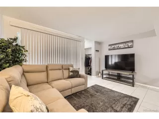 Photo #5: 5068245 Listing