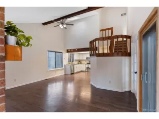 Photo #5: 5070577 Listing