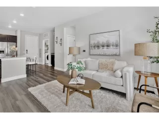 Photo #5: 5070951 Listing 