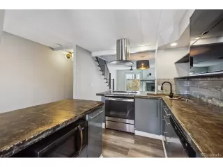 Photo #6: 5071783 Listing