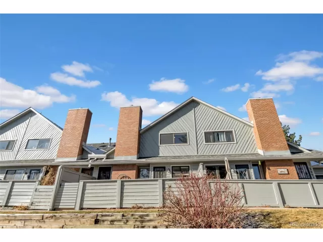 MLS: 5073264 Condo For Sale