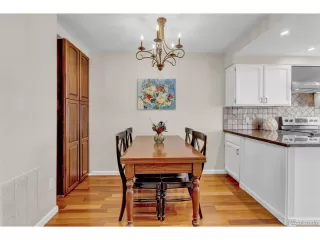 Photo #5: 5073264 Listing