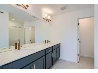 Photo #5: 5079160 Listing