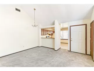 Photo #4: 5081541 Listing