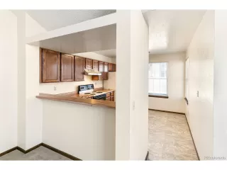 Photo #5: 5081541 Listing