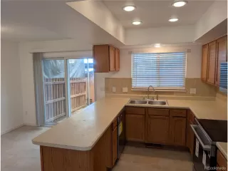 Photo #5: 5084365 Listing