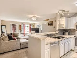 Photo #6: 5086339 Listing 