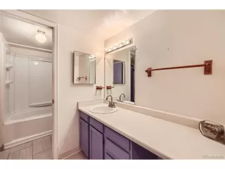 Photo #6: 5090341 Listing