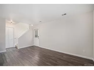 Photo #3: 5090404 Listing 