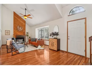 Photo #2: 5091764 Listing