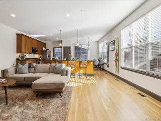 Photo #5: 5092973 Listing