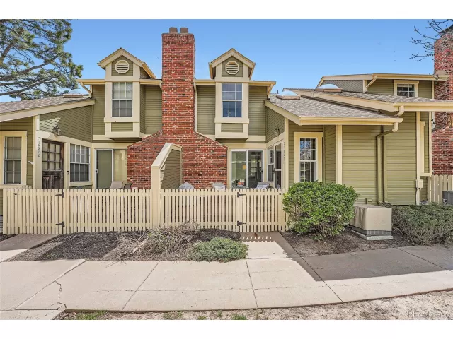 MLS: 5096202 Condo For Sale