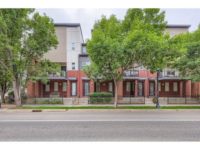 MLS: 5099370 Condo For Sale