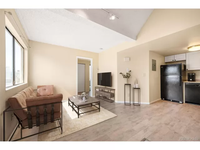 MLS: 5103164 Condo For Sale