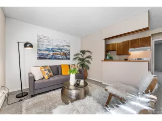 Photo #5: 5103808 Listing