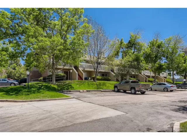 MLS: 5105333 Condo For Sale