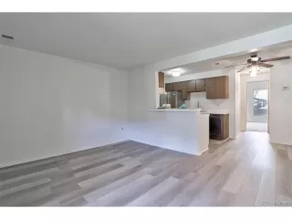 Photo #5: 5107325 Listing