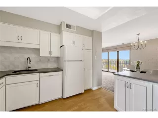 Photo #6: 5107949 Listing