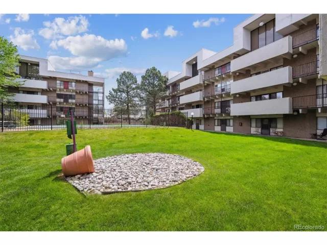 MLS: 5109668 Condo For Sale