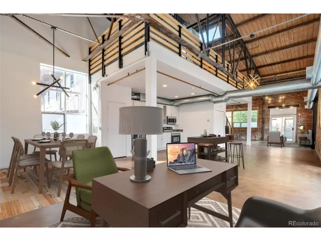 MLS: 5112301 Condo For Sale