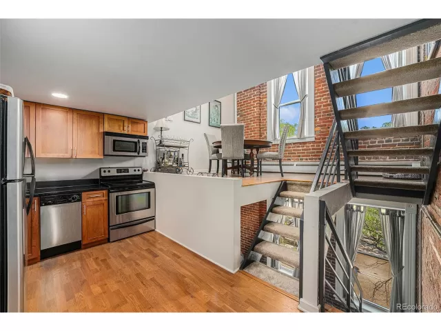 MLS: 5122941 Condo For Sale