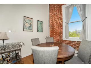 Photo #6: 5122941 Listing