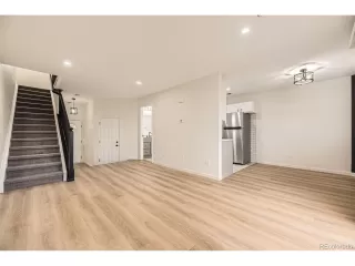 Photo #5: 5123583 Listing