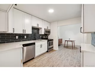 Photo #6: 5124341 Listing