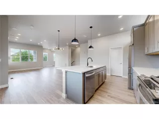 Photo #6: 5125495 Listing