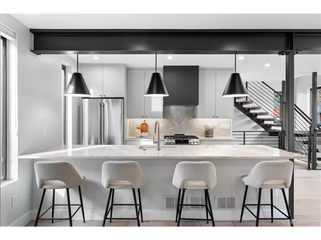 MLS: 5125909 Condo For Sale