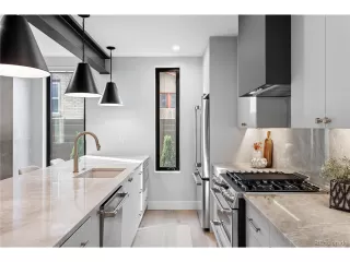 Photo #4: 5125909 Listing