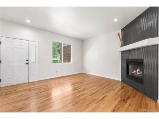 Photo #6: 5128894 Listing