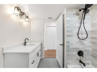 More Details about MLS # 5129666 : 3315 S MONACO ST B DENVER CO 80222