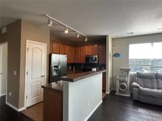Photo #4: 5130436 Listing