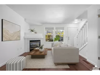 Photo #4: 5135796 Listing