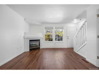 Photo #5: 5135796 Listing