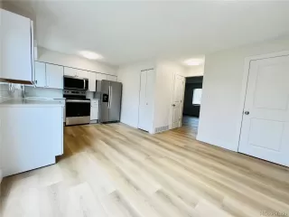 Photo #2: 5136685 Listing