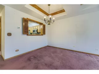 Photo #5: 5136990 Listing