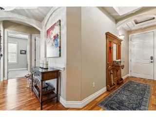 Photo #6: 5140193 Listing