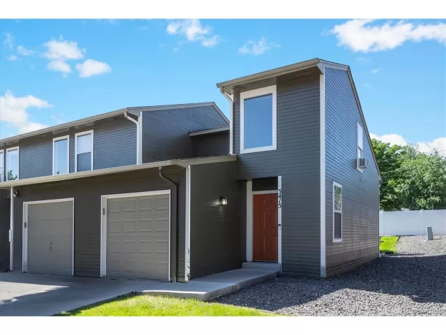 MLS: 5140226 Condo For Sale