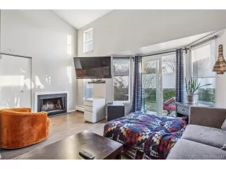 Photo #5: 5140226 Listing