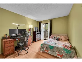 Photo #5: 5146886 Listing