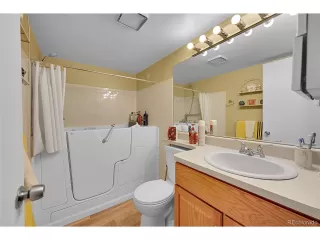 Photo #6: 5146886 Listing