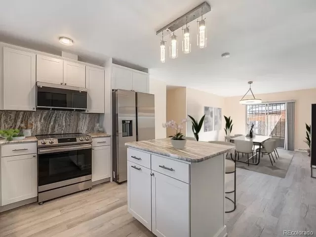 MLS: 5148365 Condo For Sale