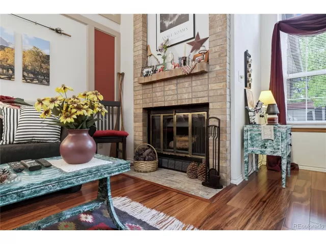 MLS: 5148694 Condo For Sale