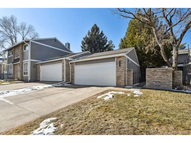 MLS: 5150313 Condo For Sale