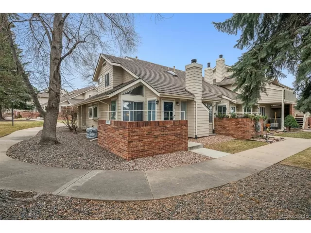 MLS: 5150491 Condo For Sale